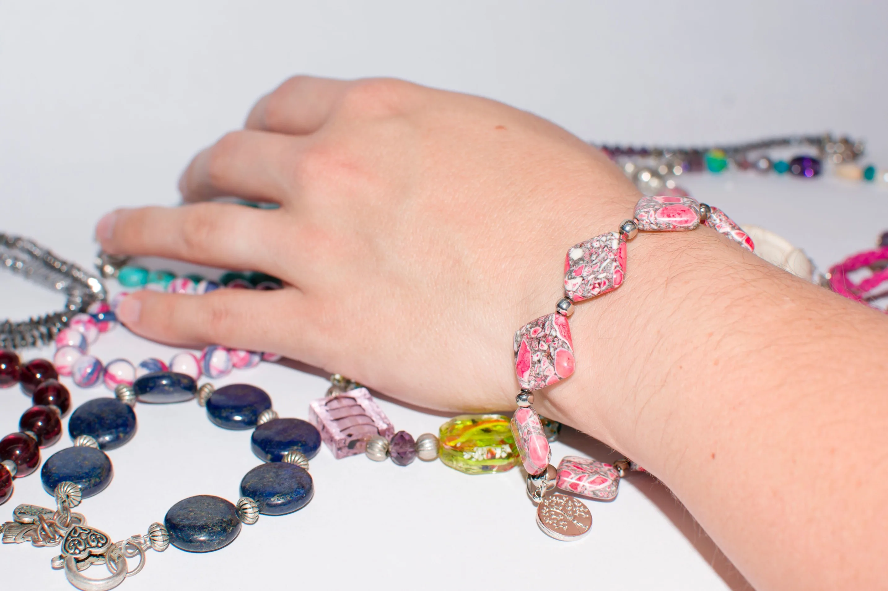 How Silver and Gold Bracelet Sets Add Charm to Your Style